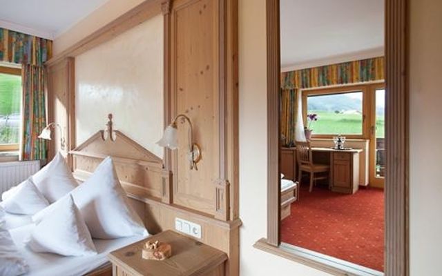 Doppelzimmer image 3 - Hotel die Arlbergerin | St.Anton a. Arlberg | Tirol | Austria