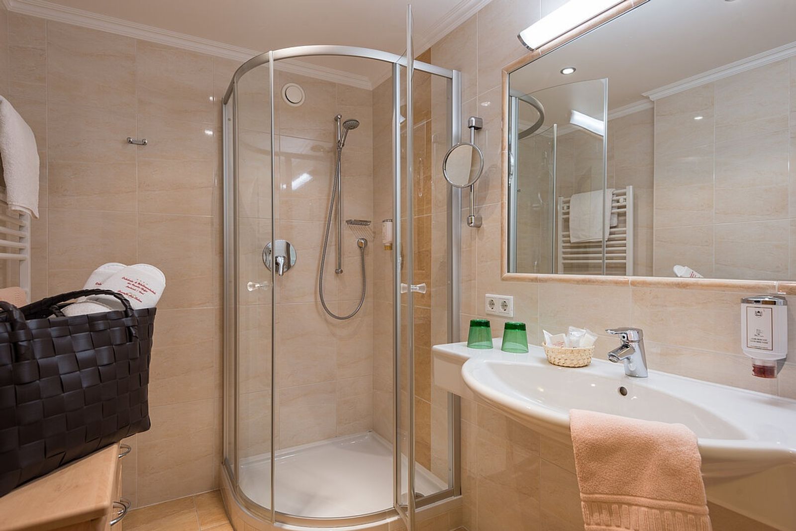 Doppelzimmer Tirol Premium  image 5 - Hotel Kristall | Leutasch | Tirol | Austria