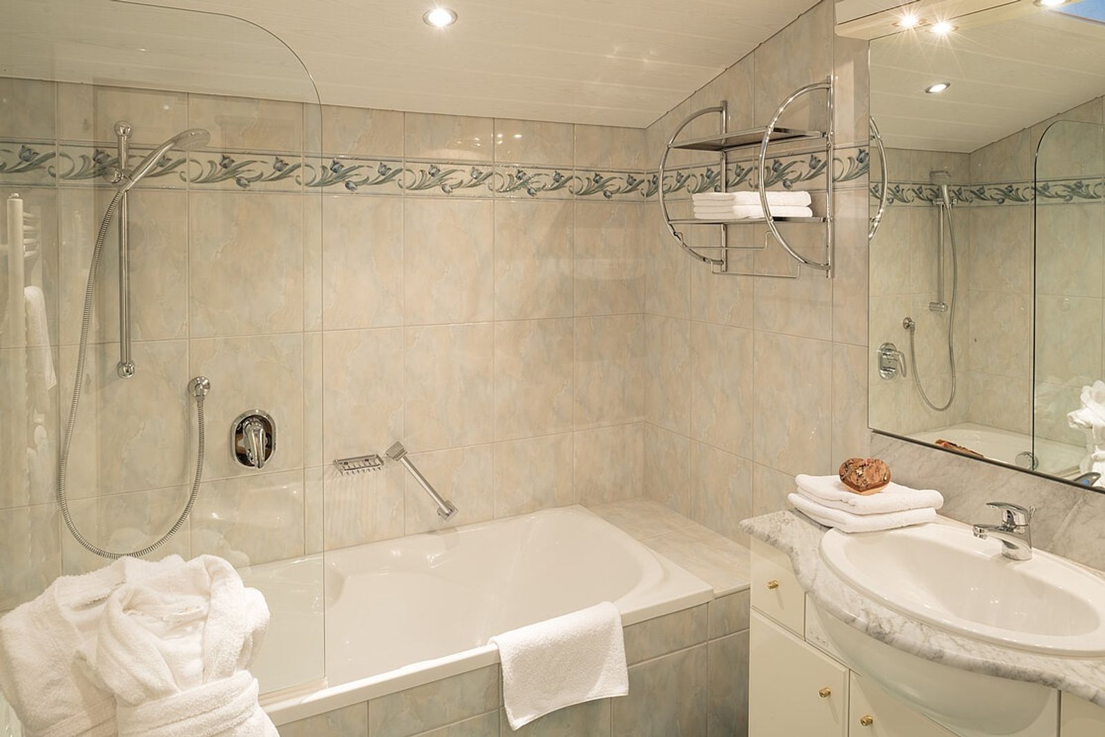 Doppelzimmer Alpine Klarheit  image 6 - Hotel Kristall | Leutasch | Tirol | Austria