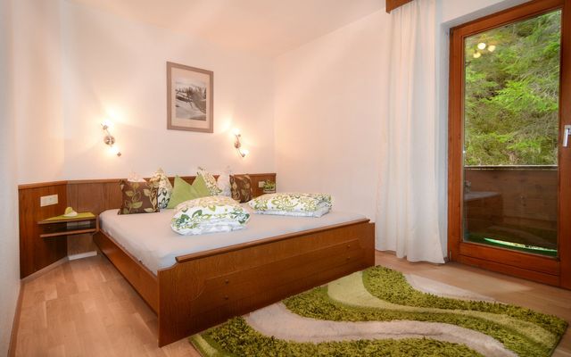 Kétágyas szoba zuhanyzóval & WC-vel image 3 - Gästehaus Julia | Ischgl | Tirol | Austria 