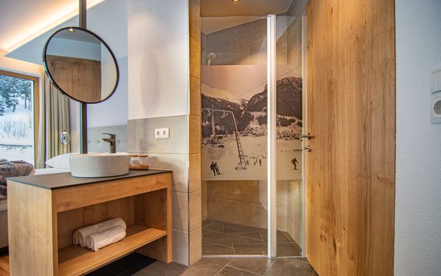  Didis #holidayhome - Panoráma kétágyas szoba  image 3 - Apartment Didis Holiday Home | Ischgl | Tirol | Austria