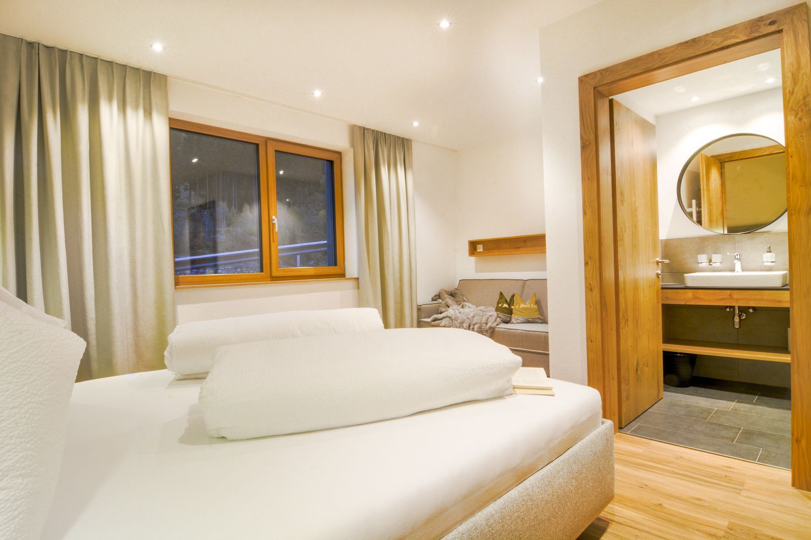  Didis #holidayhome - Großes Apartment für 10-11 Personen image 2 - Apartment Didis Holiday Home | Ischgl | Tirol | Austria