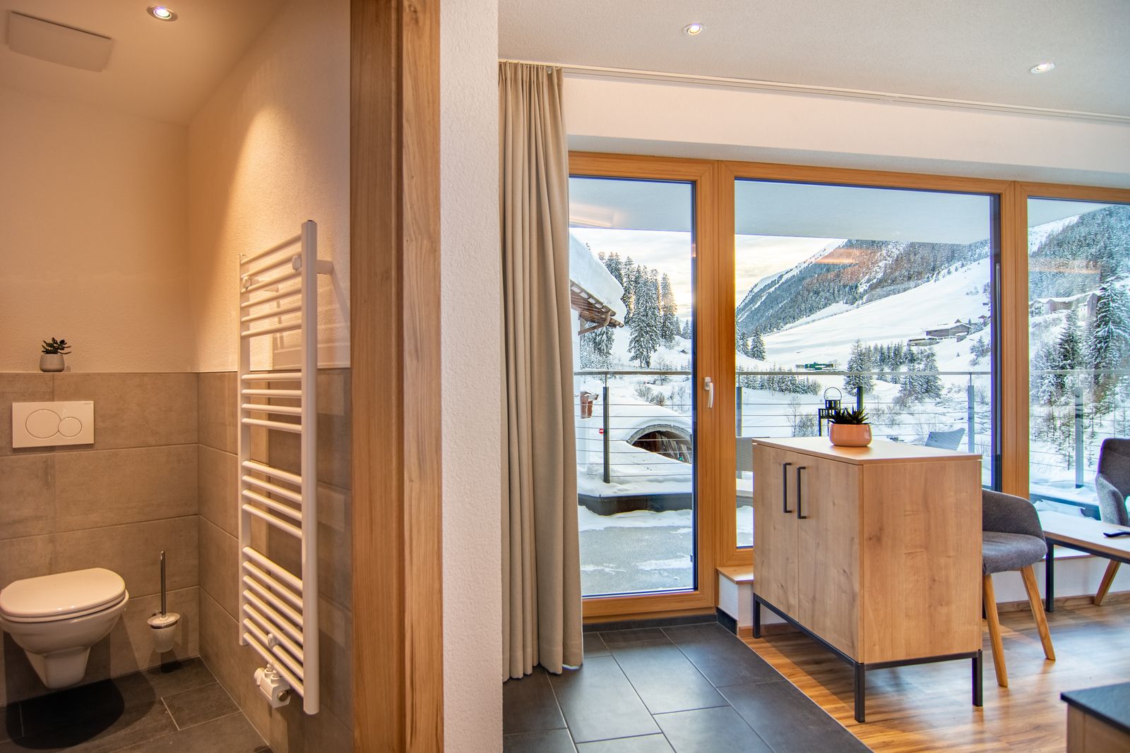 Didis #holidayhome - Panorama Doppelzimmer  image 6 - Apartment Didis Holiday Home | Ischgl | Tirol | Austria