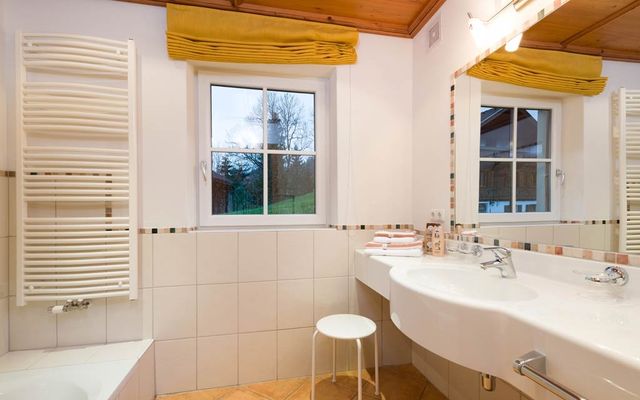 Wohlfühlwohnung Wiesenruh image 3 - Landhaus Alpensonne | Tannheimertal | Austria