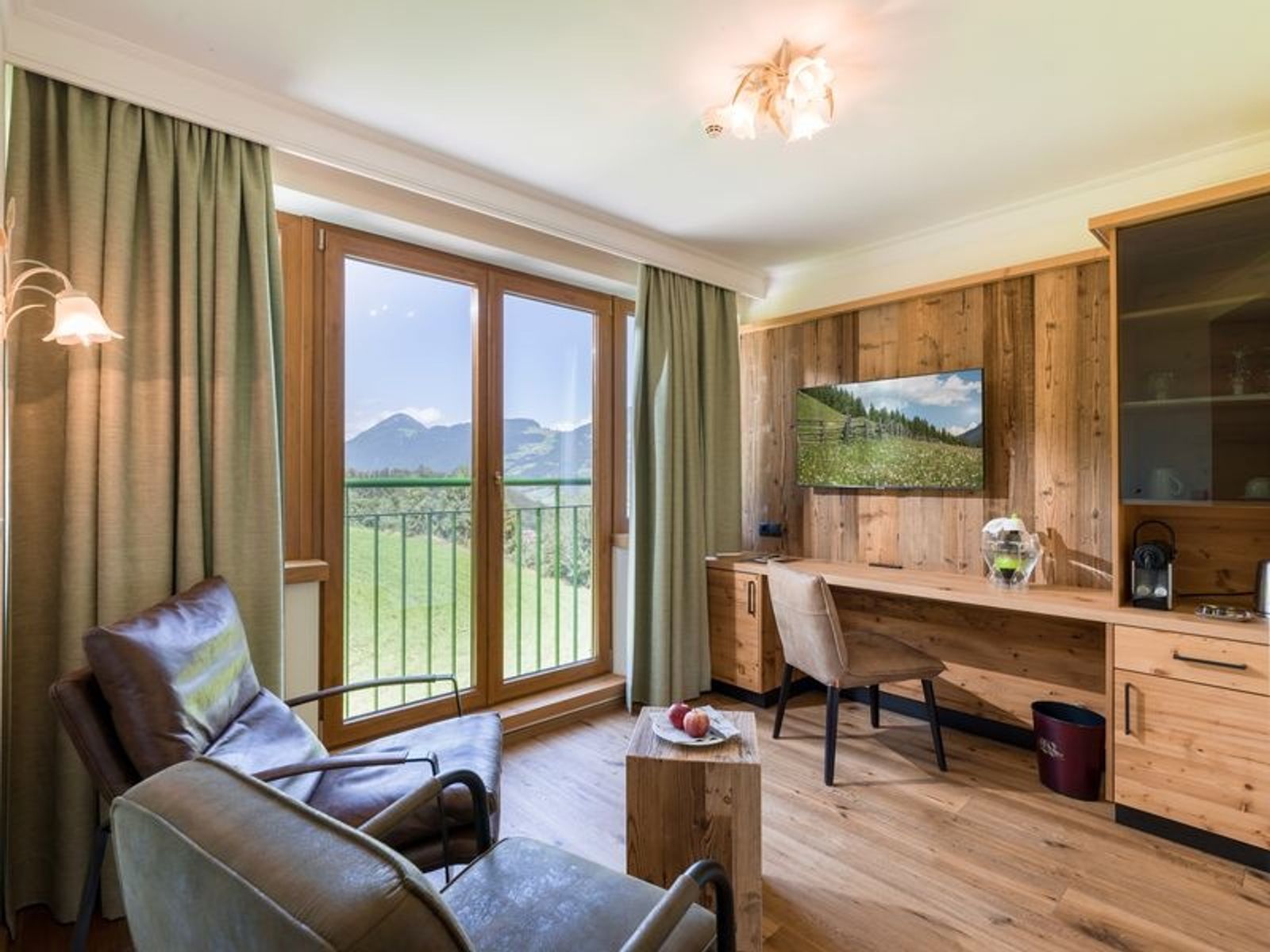 Juniorsuite Kraftplatz image 2 - Der Logenplatz im Zillertal  Hotel Waldfriede | Zillertal | Tirol | Austria