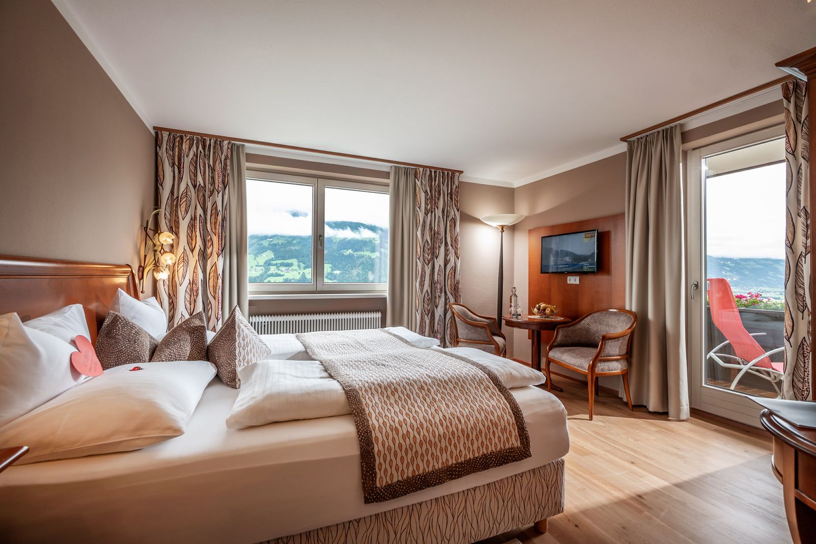 Doppelzimmer Kirschblüte  image 3 - Der Logenplatz im Zillertal  Hotel Waldfriede | Zillertal | Tirol | Austria