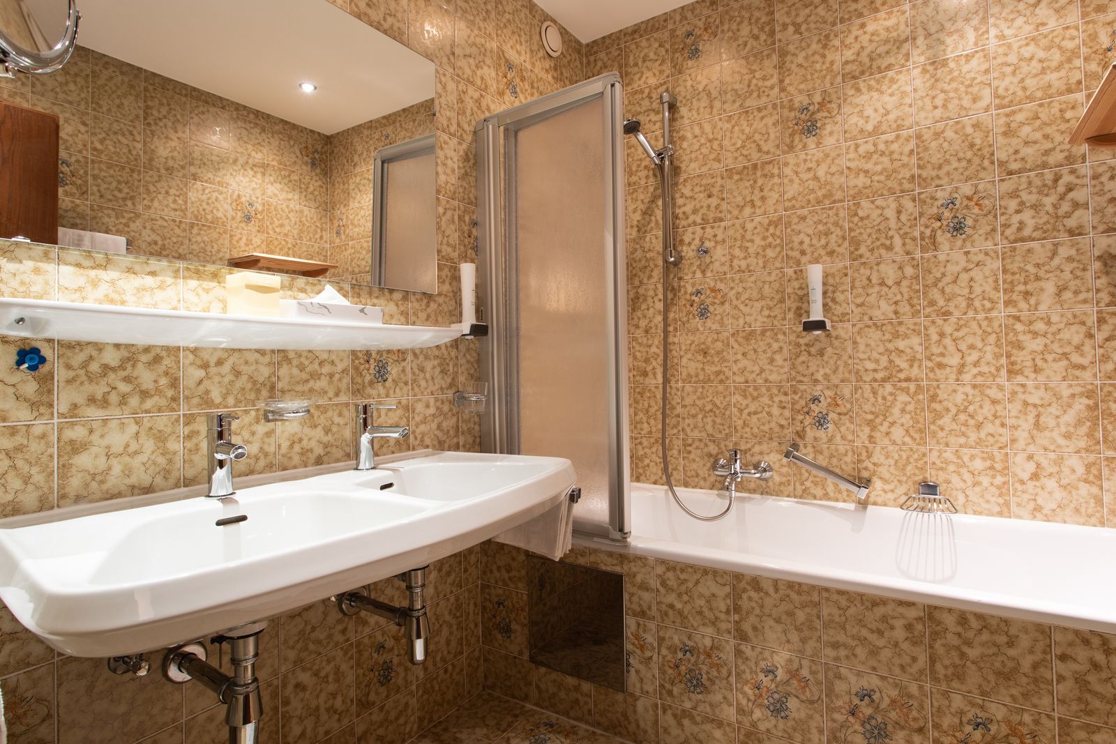 Deluxe Zimmer image 7 - by VAYA Hotel Astoria | Nauders | Tirol | Austria