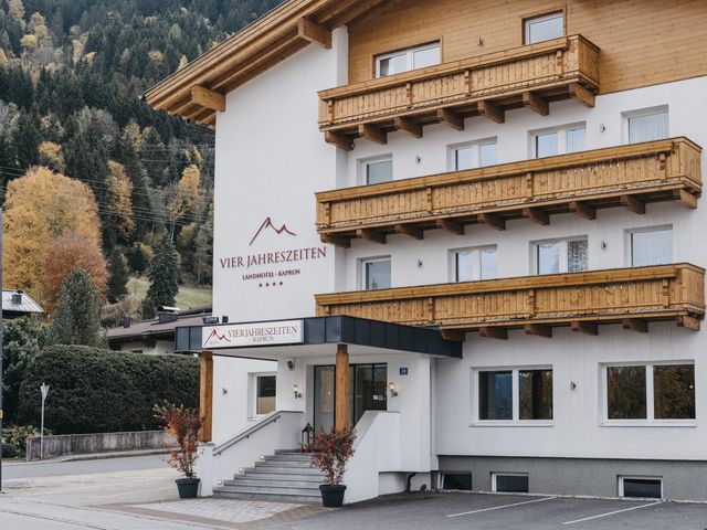 by VAYA Hotel | Vier Jahreszeiten | Kaprun | Salzburg | Austria in Kaprun, Salzburg, Österreich