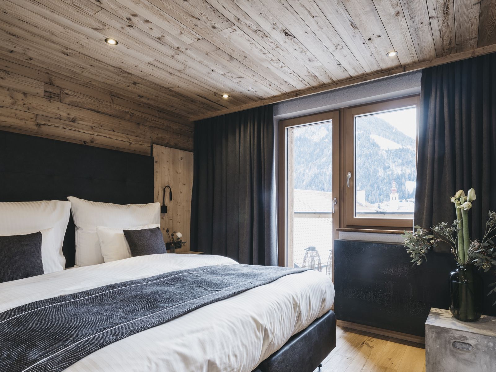 Standard Doppelzimmer image 2 - VAYA Resort Hotel | VAYA Pfunds | Tirol | Austria