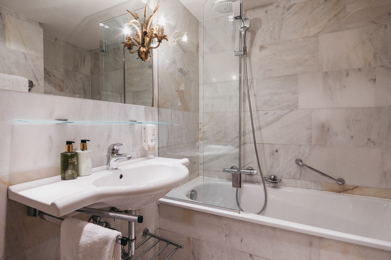 Deluxe Zimmer image 7 - VAYA Resort Hotel | VAYA Seefeld | Tirol | Austria