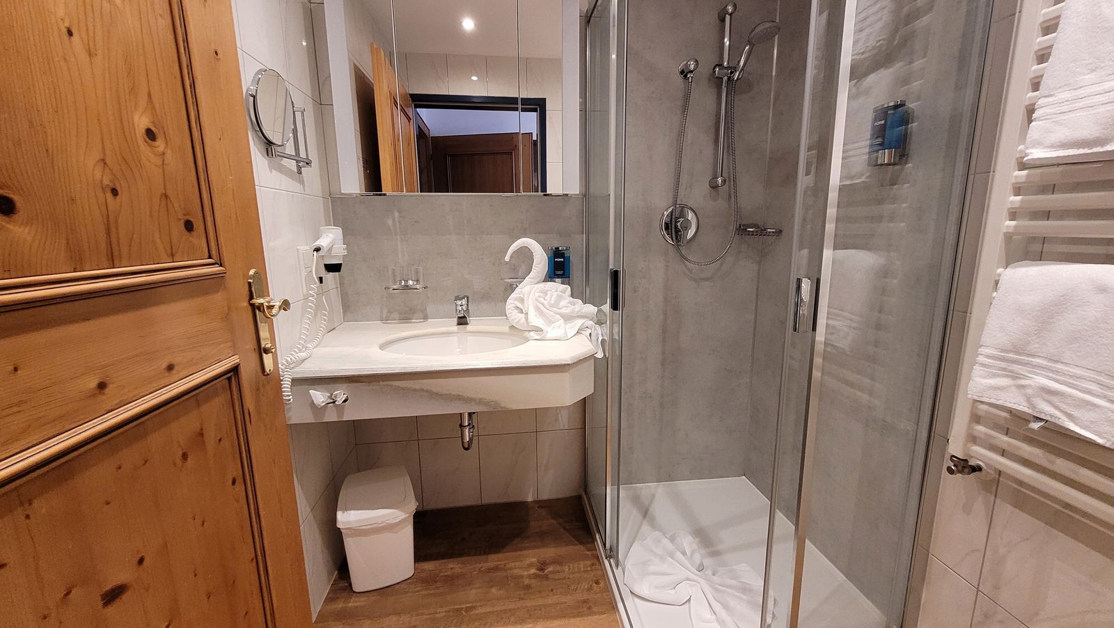 Doppelzimmer Kat.2 image 6 - 4 Sterne Wellnesshotel in Zauchensee Hotel Alpenrose Zauchensee