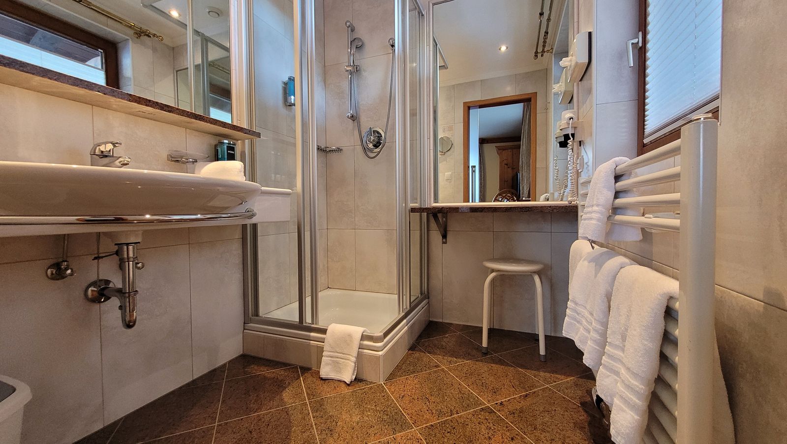 Komfortzimmer Kat.3 image 4 - 4 Sterne Wellnesshotel in Zauchensee Hotel Alpenrose Zauchensee