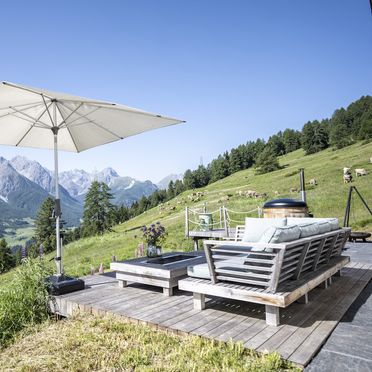 Sonnenterrasse, Chalet Flöna, Scuol, Graubünden, Schweiz