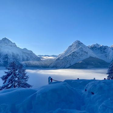 Winter-Panorama, Chalet Flöna, Scuol, Graubünden, Schweiz