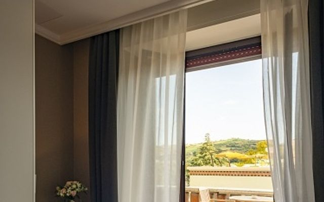 DOPPEL-/DOPPEL-DELZIMMER DELUXE MIT TERRASSE image 4 - Wellnesshotel Grand Hotel Castrocaro Longlife Formula | Castrocaro Terme | Italien