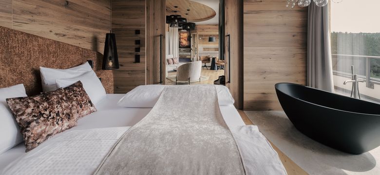 Wellness & Naturhotel Tonihof: luxury suite ALMSINFONIE image #3