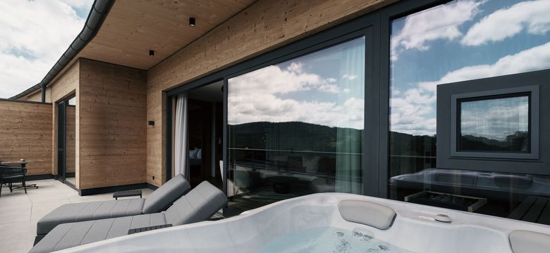 Wellness & Naturhotel Tonihof: luxury suite ALMSINFONIE image #8