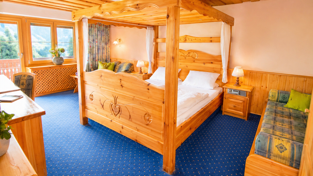 Pony Daisy | Haupthaus