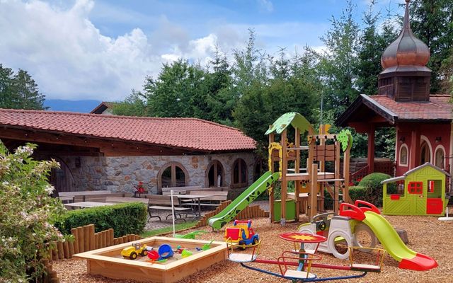 Kleinkindspielplatz-und-Biergarten.jpg