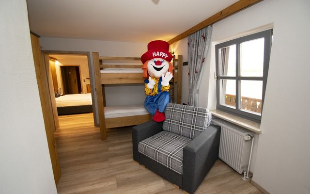 Hummel Willi image 2 - Familotel Bayerischer Wald Der Böhmerwald