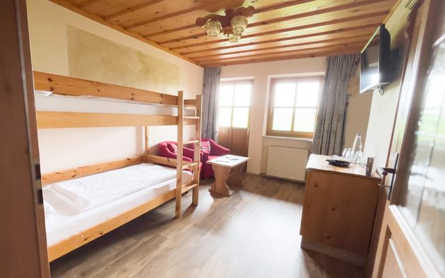 Waschbär Hannes image 2 - Familotel Bayerischer Wald Der Böhmerwald