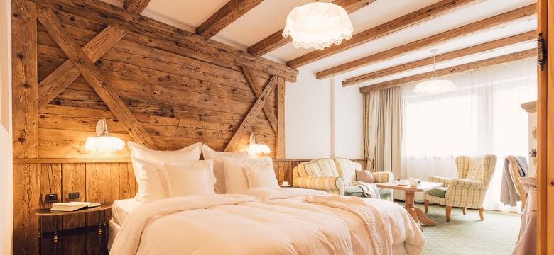 Luxury Hideaway & Spa Retreat Alpenpalace: Double room country life image #1