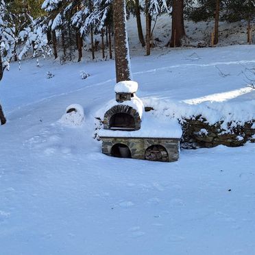 Winter, Mühlsteinhütte, Bad St. Leonhard, Carinthia , Austria