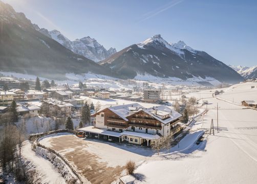 Biohotel Rastbichlhof: Hotel in Winterlandschaft - Biohotel Rastbichlhof , Neustift im Stubaital, Tirol, Österreich