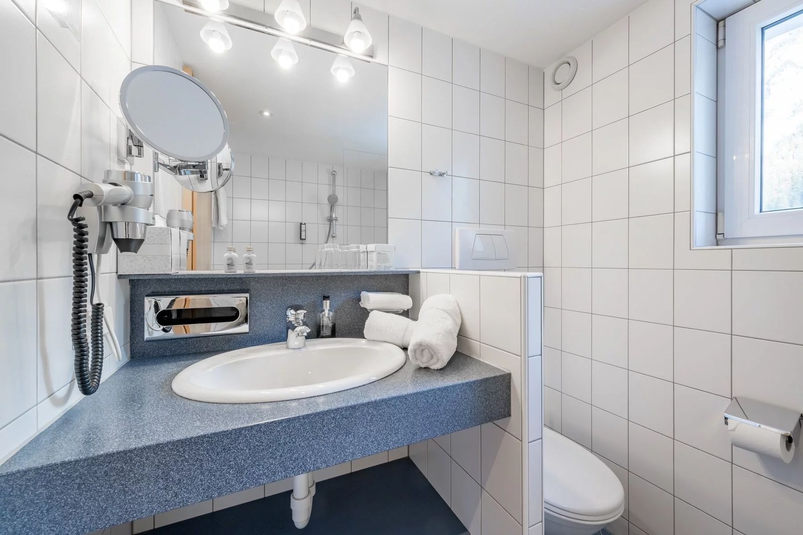 Doppelzimmer Rothorn image 6 - Alpenhotel Zimba