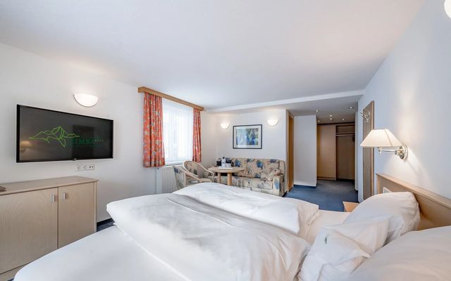 Unterkunft Zimmer/Appartement/Chalet: Doppel / Familienzimmer Mottakopf