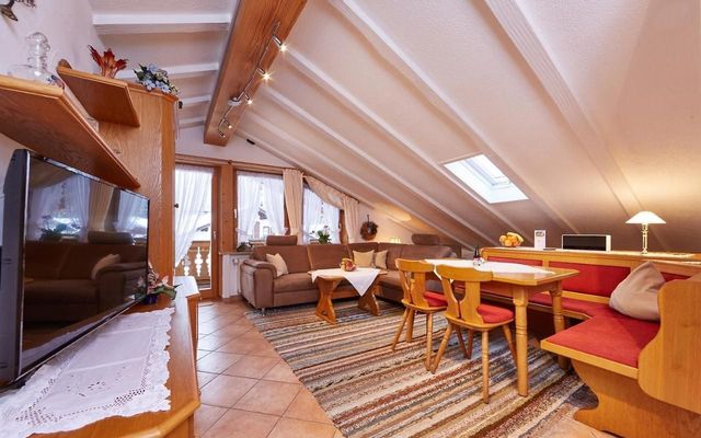 Unterkunft Zimmer/Appartement/Chalet: Familiensuite mit Zugspitzblick 2-4/6 Personen