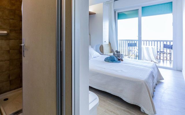 Doppelzimmer Meerblick image 7 - EurHotel 