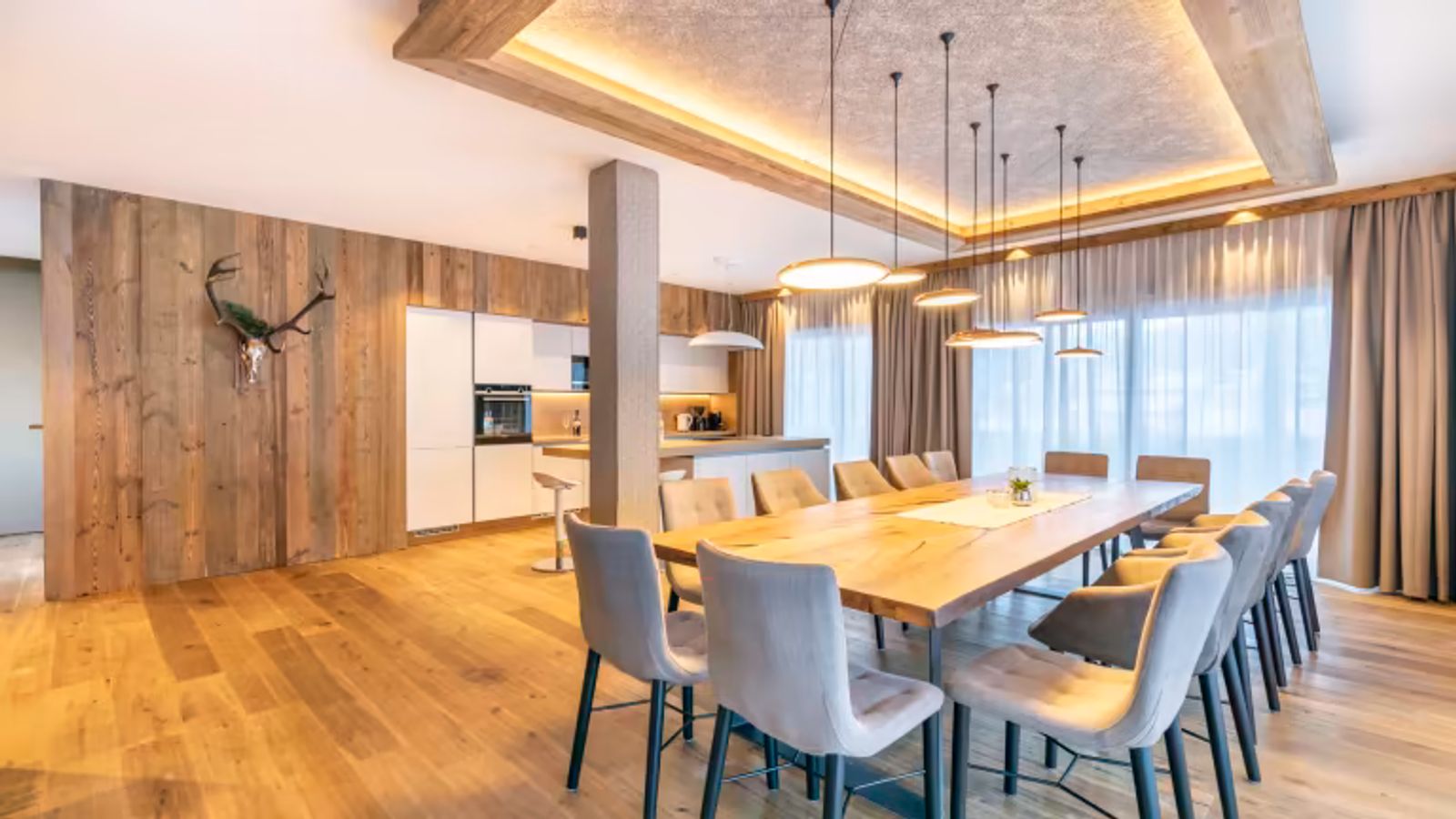 Chalet Deluxe image 2 - Ferienanlage Central GmbH