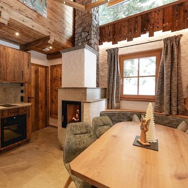 Kitchen with dining area, Alpin Chalet Stern, Großarl, Salzburg, Austria