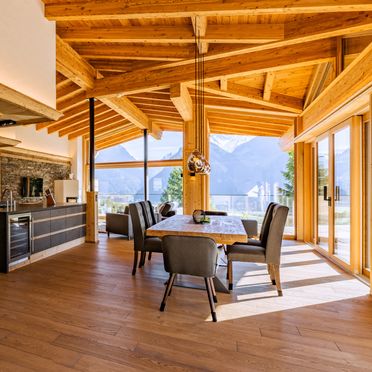 Küche und Wohnraum , Chalet Residenz Mühlermoos - Chalet Bergkulisse, Ramsau im Zillertal, Tirol, Österreich