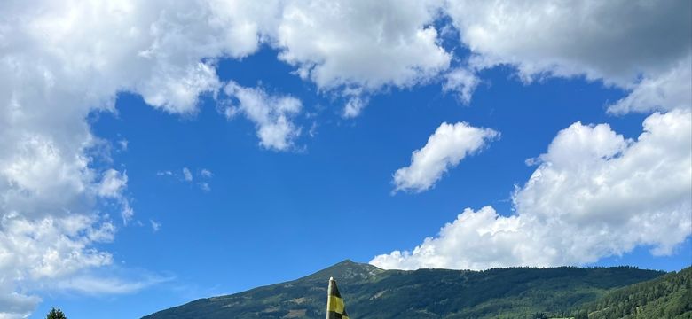 ALMGUT Mountain Wellness Hotel: Alpine golf days