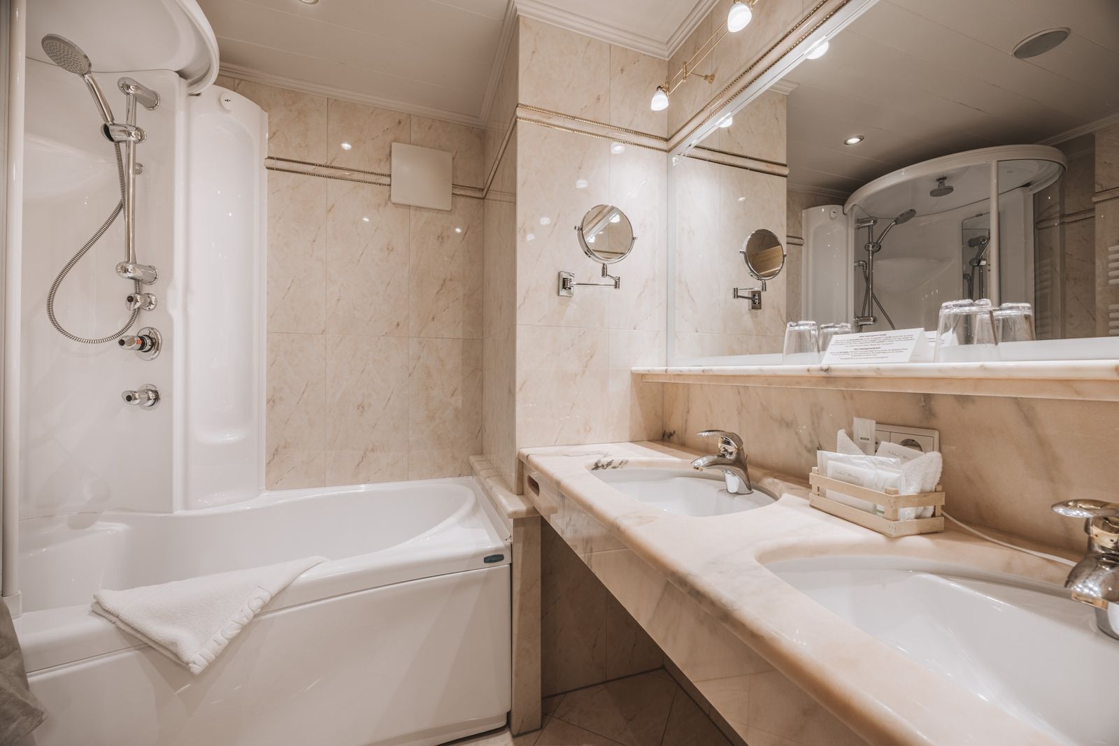 Juniorsuite Kirchspitz mit Balkon image 6 - Hotel Gaspingerhof