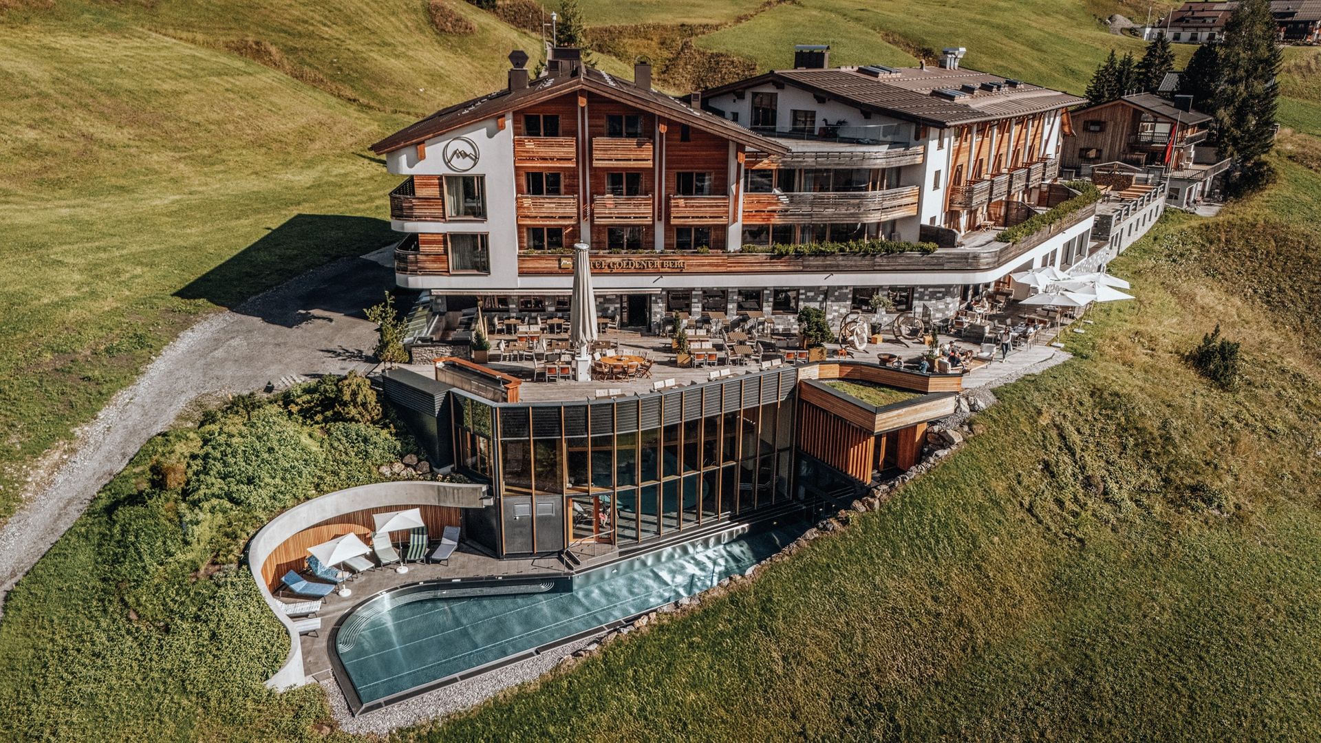 Hotel Goldener Berg - Your Mountain Selfcare Resort, Lech