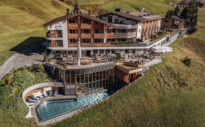 Hotel Goldener Berg - Your Mountain Selfcare Resort in Lech, Vorarlberg, Österreich - Bild #2