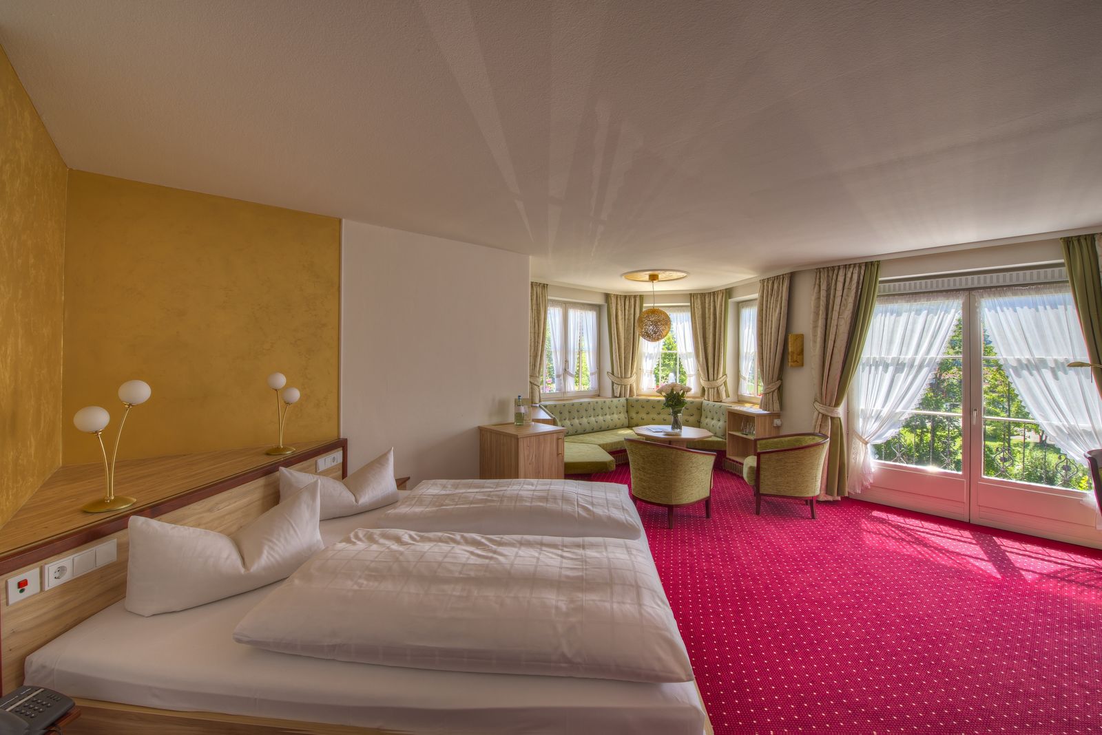 Doppelzimmer deluxe image 2 - Königshof Hotel Resort Oberstaufen