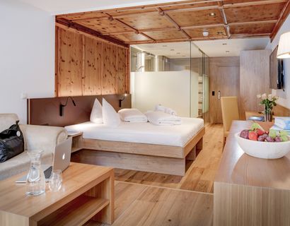 Familien-, Genuss- und Spa-Resort Jesacherhof: Deferegger living-sleeping room