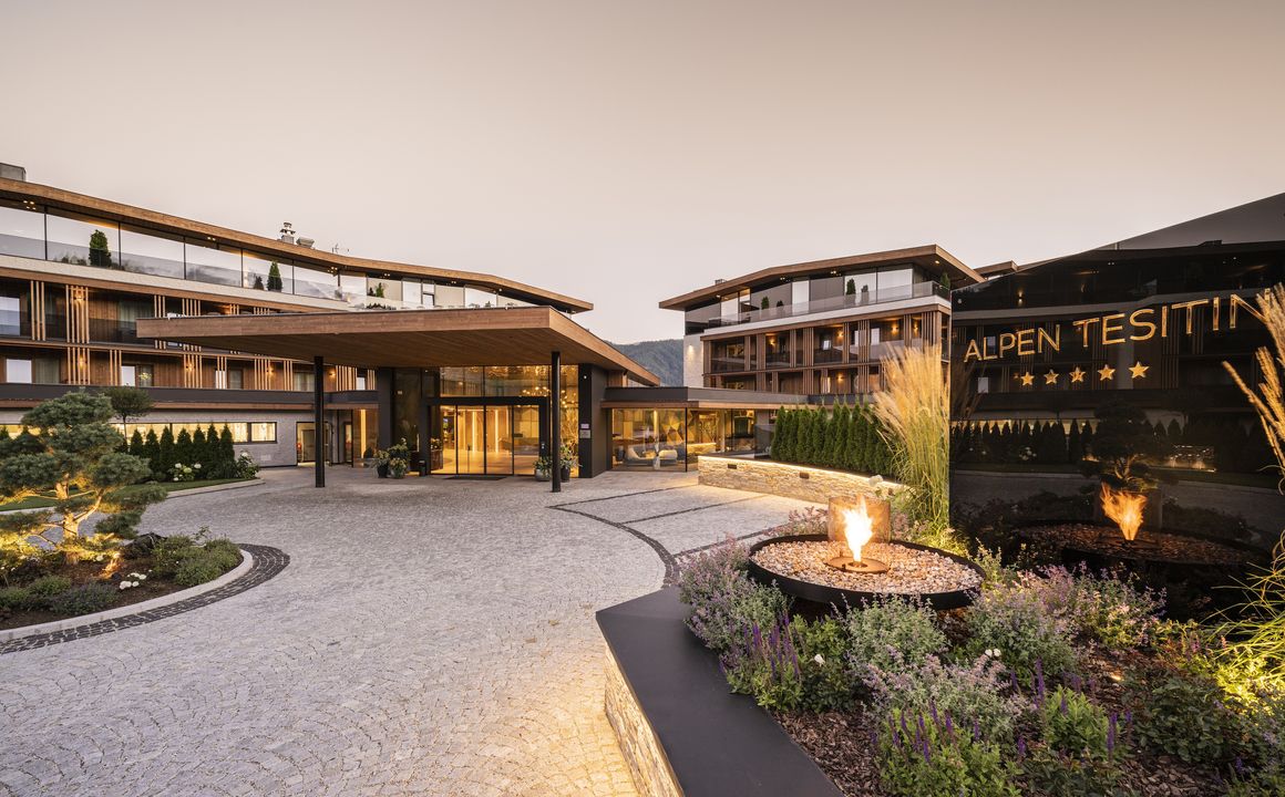 Panorama Wellness Resort Alpen Tesitin in Taisten Welsberg, Trentino-Südtirol, Italien - Bild #1