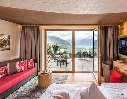 DAS GERSTL Alpine Retreat: Piz Lun Suite with children's room