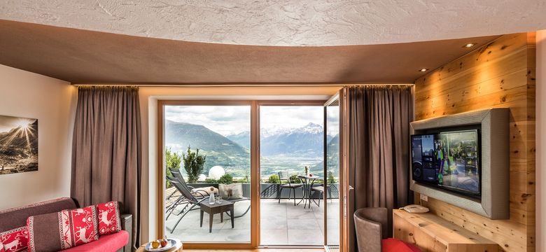 DAS GERSTL Alpine Retreat: Piz Lun Suite mit Kinderzimmer image #1