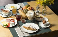 Bio-Hotel Oswalda-Hus: Bio-Frühstück vom Feinsten - Bio-Hotel Oswalda-Hus, Riezlern, Vorarlberg, Österreich