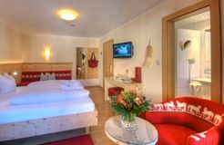 Camera tripla con balcone (2/7) - Familien- und Naturhotel Darrehof