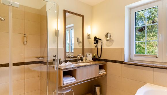 "Tannhäuser comfort suite" with castle view room image #5