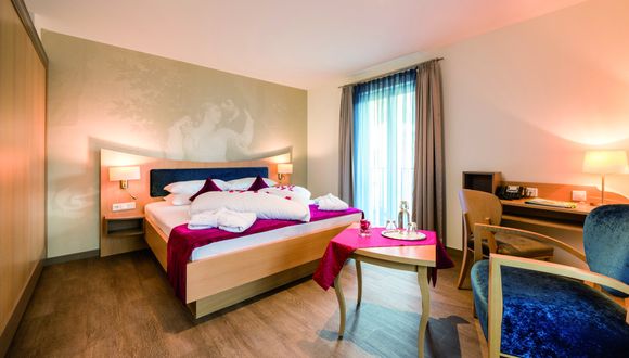 Romantic double room "Tristan & Isolde" room image #3