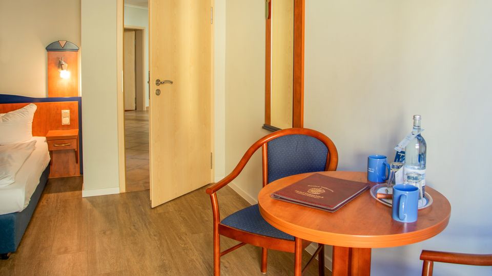 Mini Double Room with Balcony – View 8