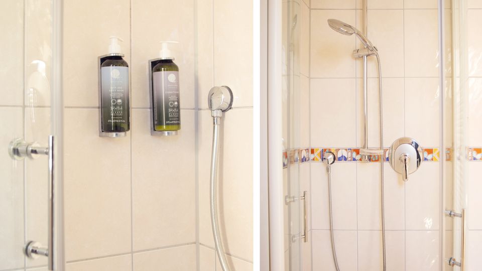 Classic Double Room with Sea-View Balcony – View 3